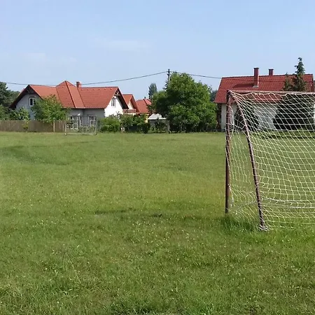 Balatoni Mandala Vendeghaz 度假居 Balatonszárszó